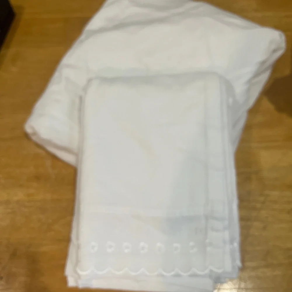 Ellison Vintage White Eyelet Floral Full Comforter Sham and‎ Sheet Set 70/30 USA
